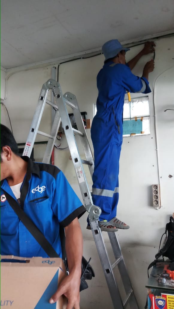 CUCIAN MOBIL PIRANHA MAKAM BALUNG ( OKTOBER 2018 )